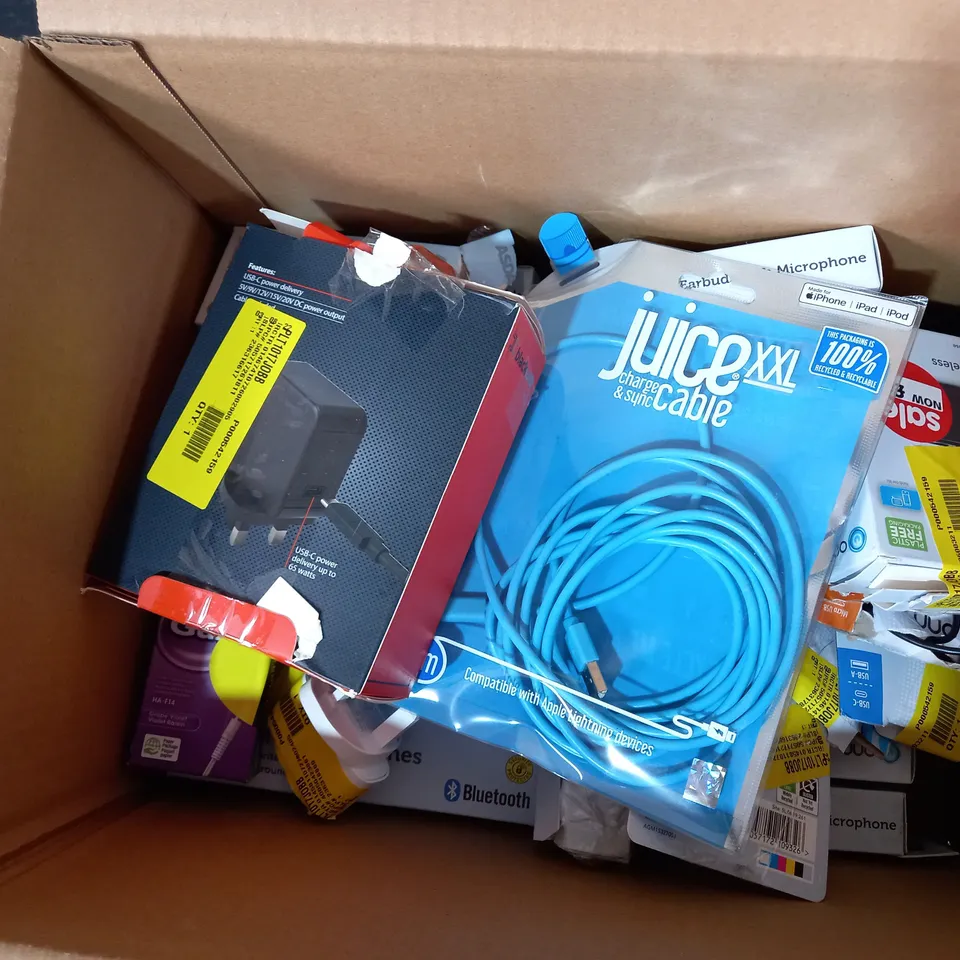 LOT OF APPROX. 20 X ITEMS TO INCLUDE BLACKWEB 65W USB-C UNIVERSAL CHARGER, ONN WIRELESS NOISE CANCELLING HEADPHONES, ONN WIRELESS EARBUDS, JUICE XXL CHARGE AND SYNC CABLE, JVC HA-F14 HEADPHONES, ETC.