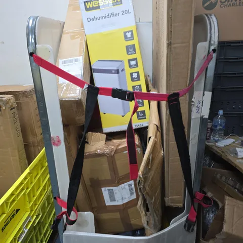 CAGE OF APPROXIMATELY 10 ASSORTED DAMAGED ITEMS 