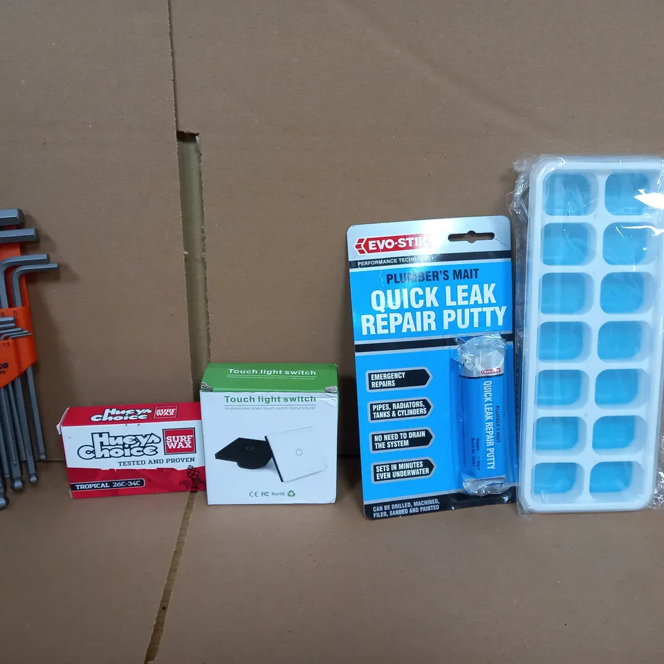 BOX OF APPROXIMATELY 10 ASSORTED ITEMS TO INCLUDE - ICE TRAY , QUICK LEAK PUTTY , TOUCH LIGHT SWITCH ETC