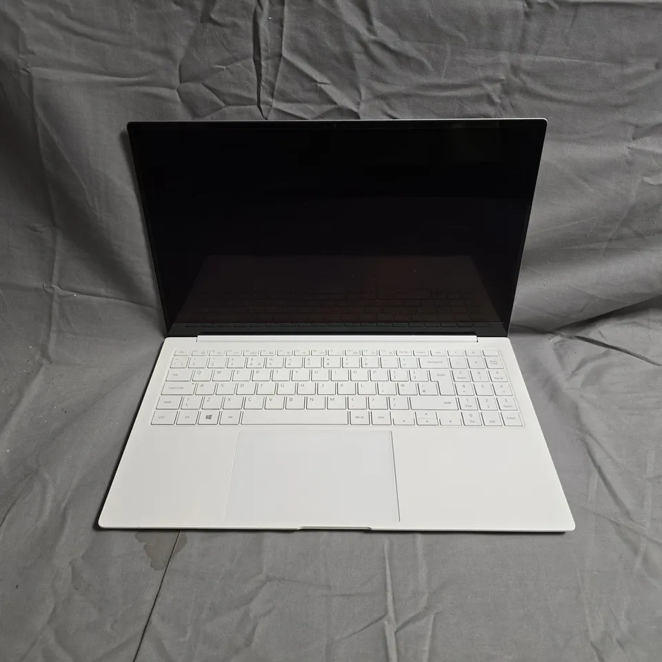 SAMSUNG NP950XDB NOTEBOOK LAPTOP – SILVER