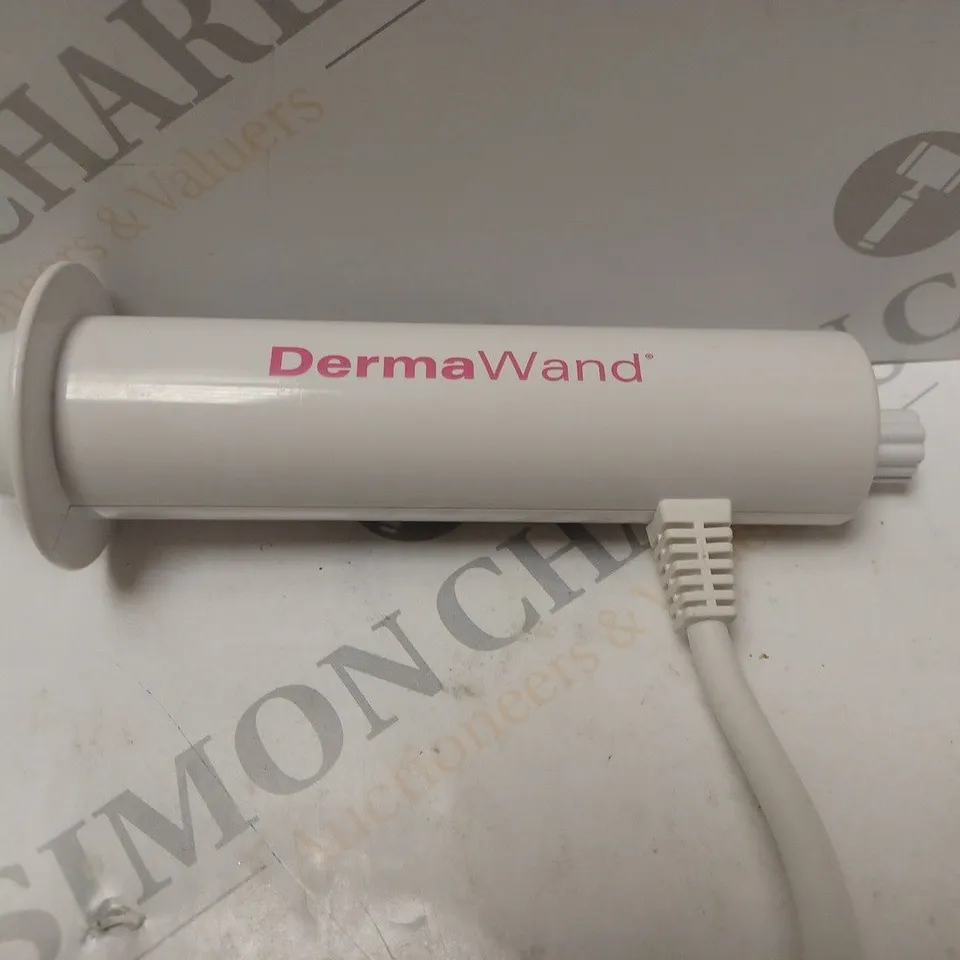 BOX OF APPROXIMATELY 10 DERMAWAND ANTI-AGING BEAUTY TOOLS