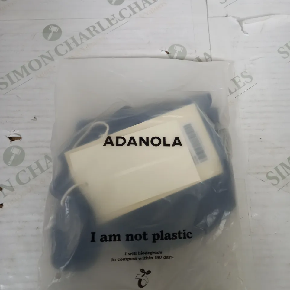 BAGGED ADANOLA SQUARE NECK BRA SIZE XXS