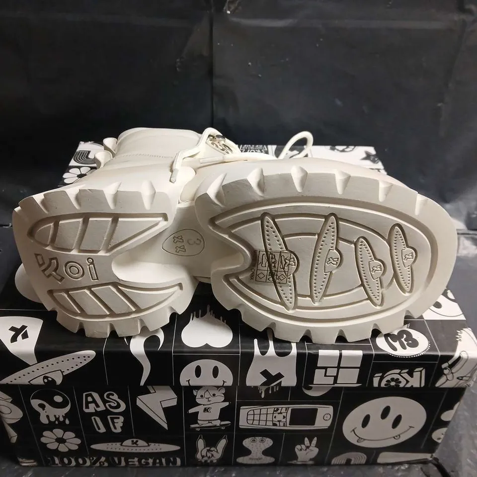 BOXED PAIR OF KOI WHITE CHUNKY-SOLE HIGH-TOP BOOT – WOMEN'S UK SIZE 3