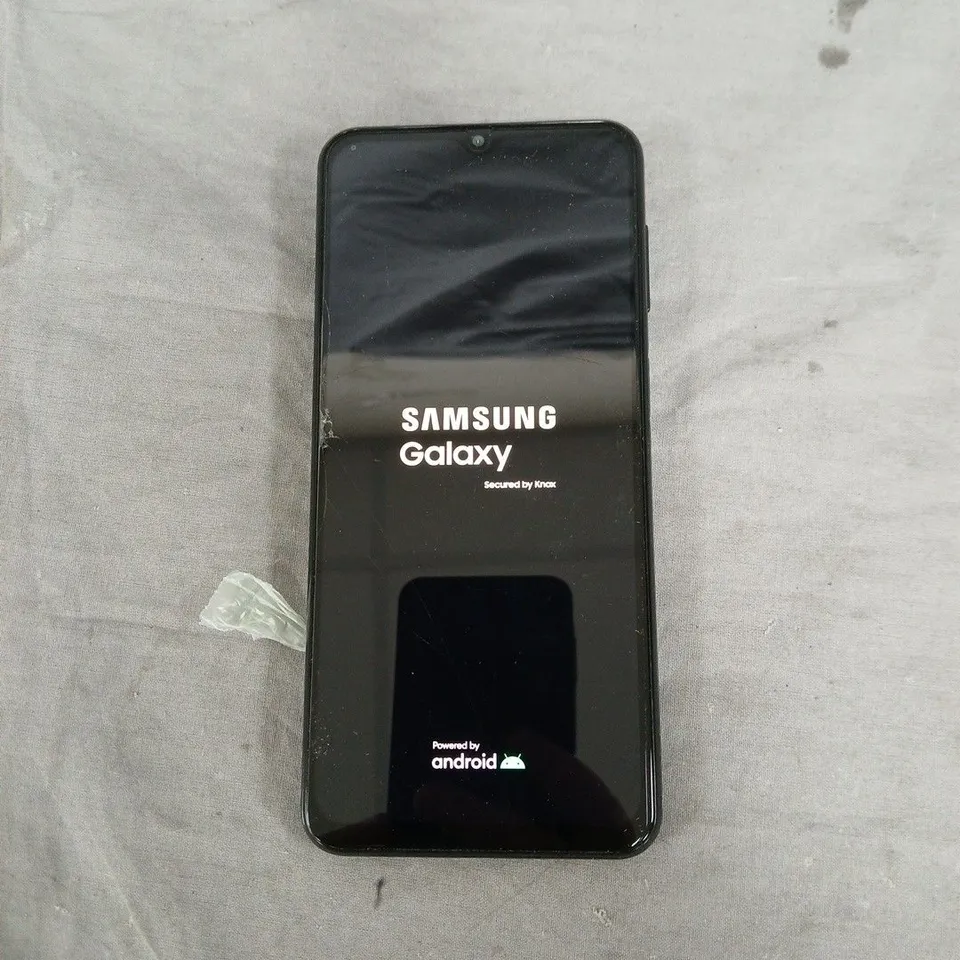 SAMSUNG GALAXY A23 5G DUAL SIM – UNLOCKED, BLACK, 64GB. Cracked screen.