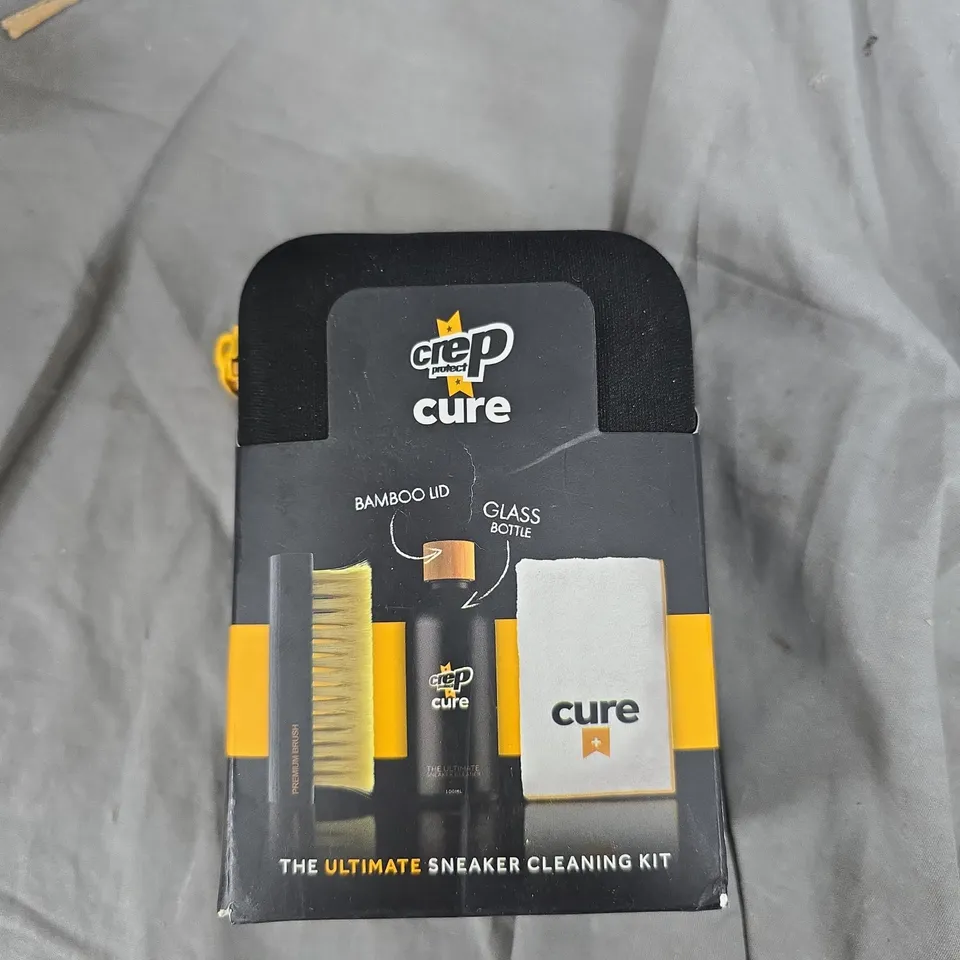 CREP PROTECT CURE – THE ULTIMATE SNEAKER CLEANING KIT (BOXED)