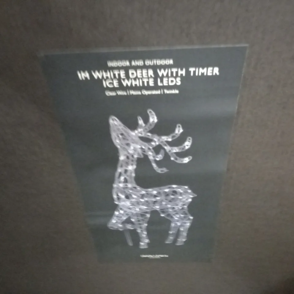 1M WHITE DEER WITH TIMER ICE WHITE LEDS