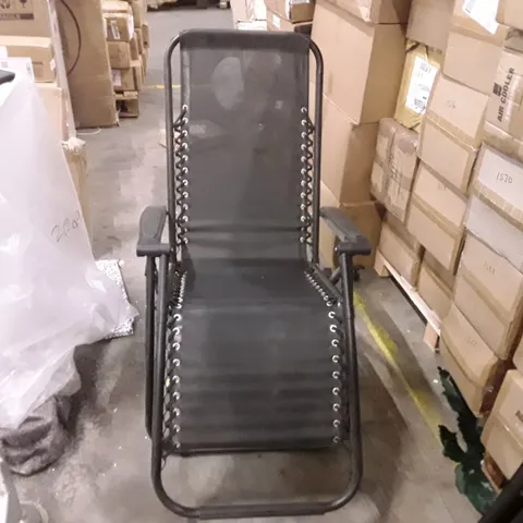 BLACK FOLDING GARDEN CHAIR 