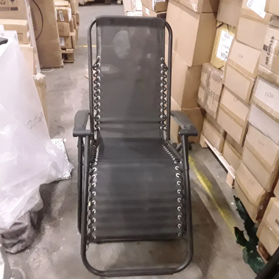 BLACK FOLDING GARDEN CHAIR 