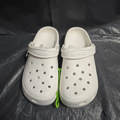 CROCS CLASSIC BAE CLOG – WHITE – MENS SIZE 5 / WOMENS SIZE 6