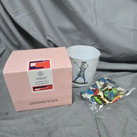 APPROXIMATELY 15 ASSORTED HOUSEHOLD PRODUCTS TO INCLUDE LAYERS MUG, STORAGE CONTAINER, MINI DOLLS DRESSES ETC 