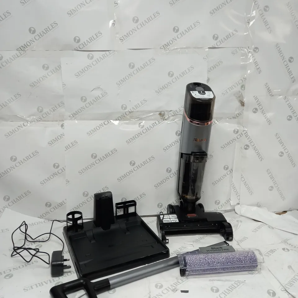 BOXED SHARK HYDROVAC HARD FLOOR WET & DRY CORDLESS CLEANER WD210UK