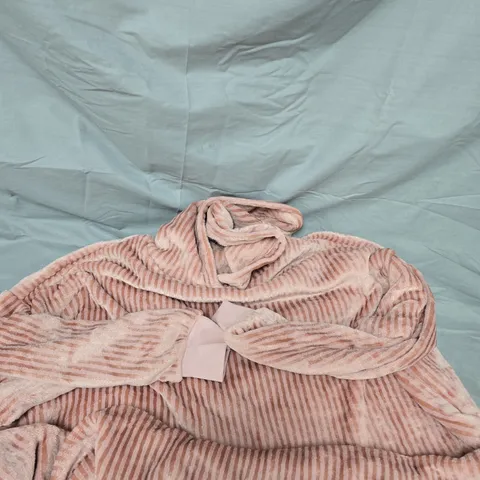 COZEE HOME SILKY STRIPE LOUNGER - ONE SIZE