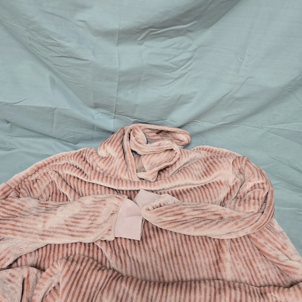 COZEE HOME SILKY STRIPE LOUNGER - ONE SIZE 