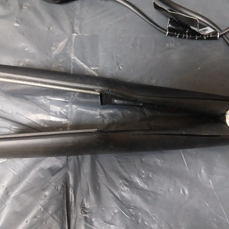 GHD MAX HAIR STRAIGHTENER