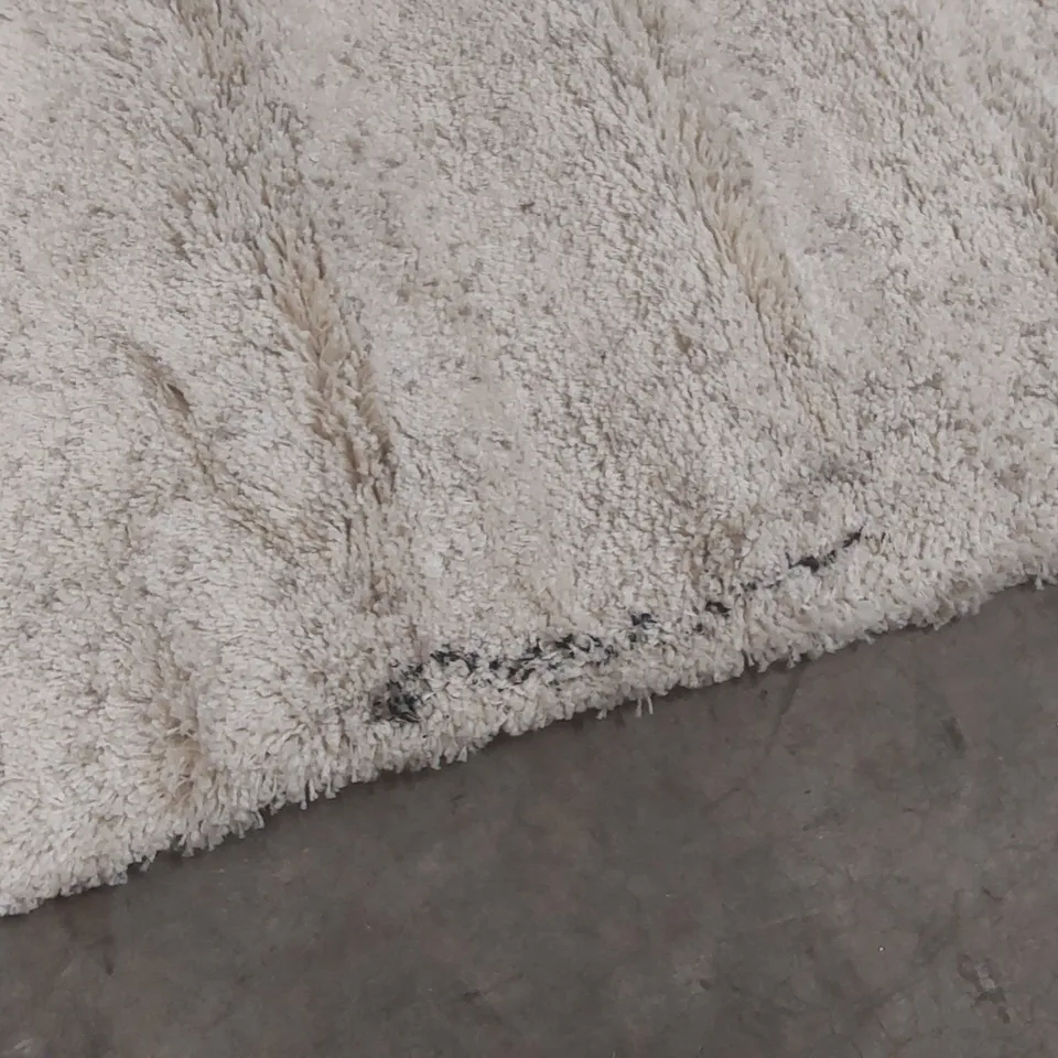 QUALITY DESIGNER AREA RUG - APPROXIMATELY 232 x 160cm