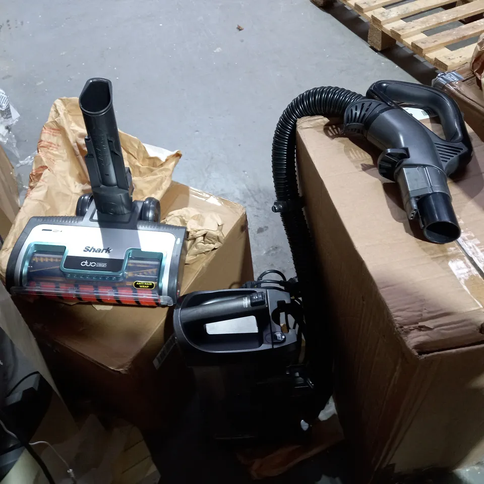 SHARK UPRIGHT VACUUM CLEANER 