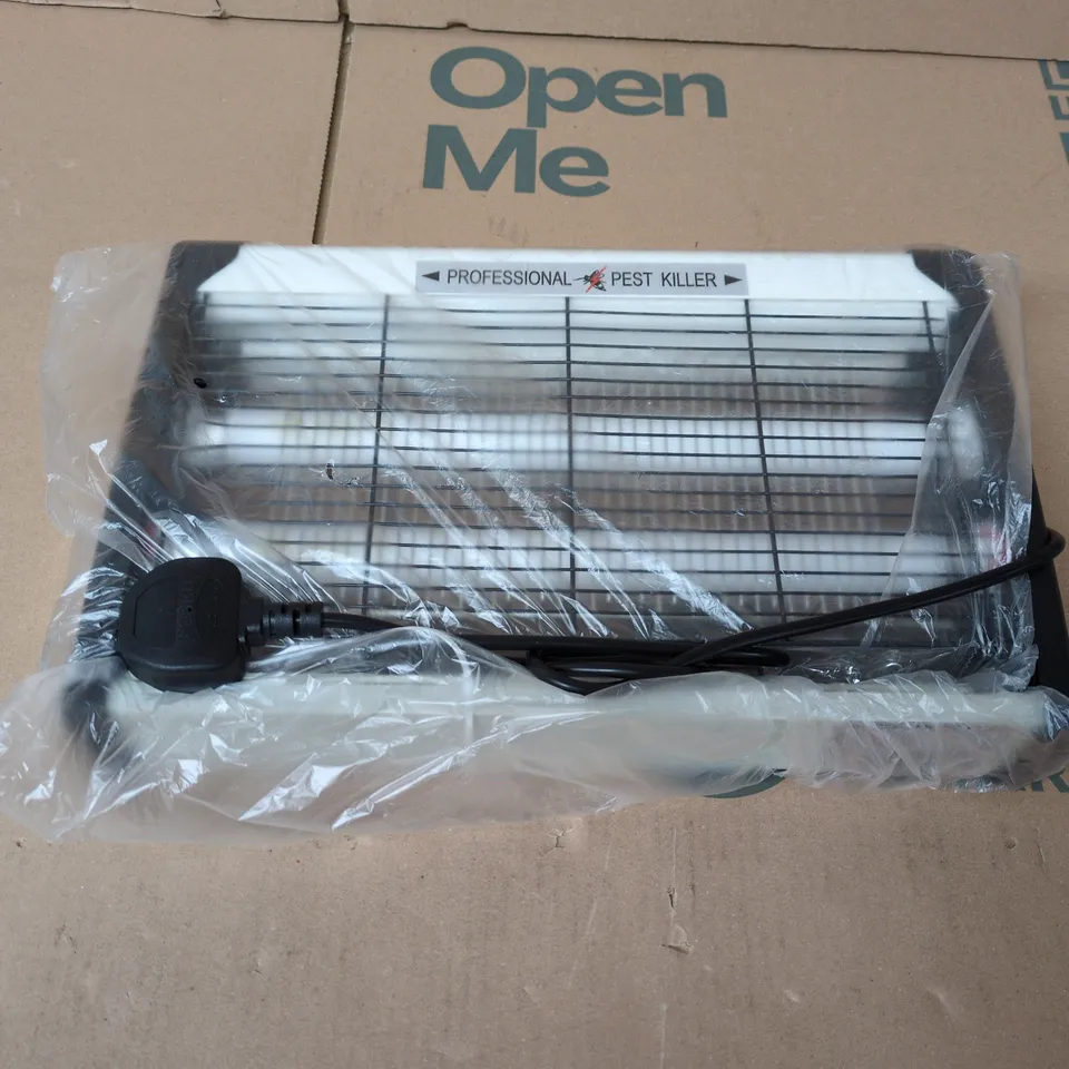 BOXED LIVMORE ELECTRONIC BUG ZAPPER