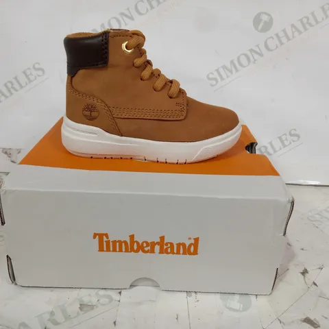 BOXED PAIR OF TIMBERLAND SENECA BAY CHILDREN'S SHOES IN TAN UK SIZE 5