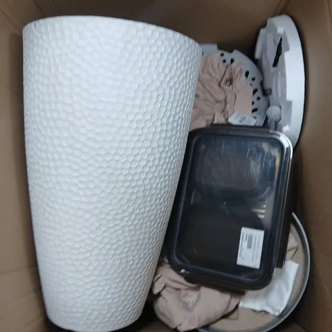 LARGE BOX OF ASSORTED HOUSEHOLD ITEMS TO INCLUDE PLANT POT , CLOTHING ITEMS AND FOOD CONTAINERS 