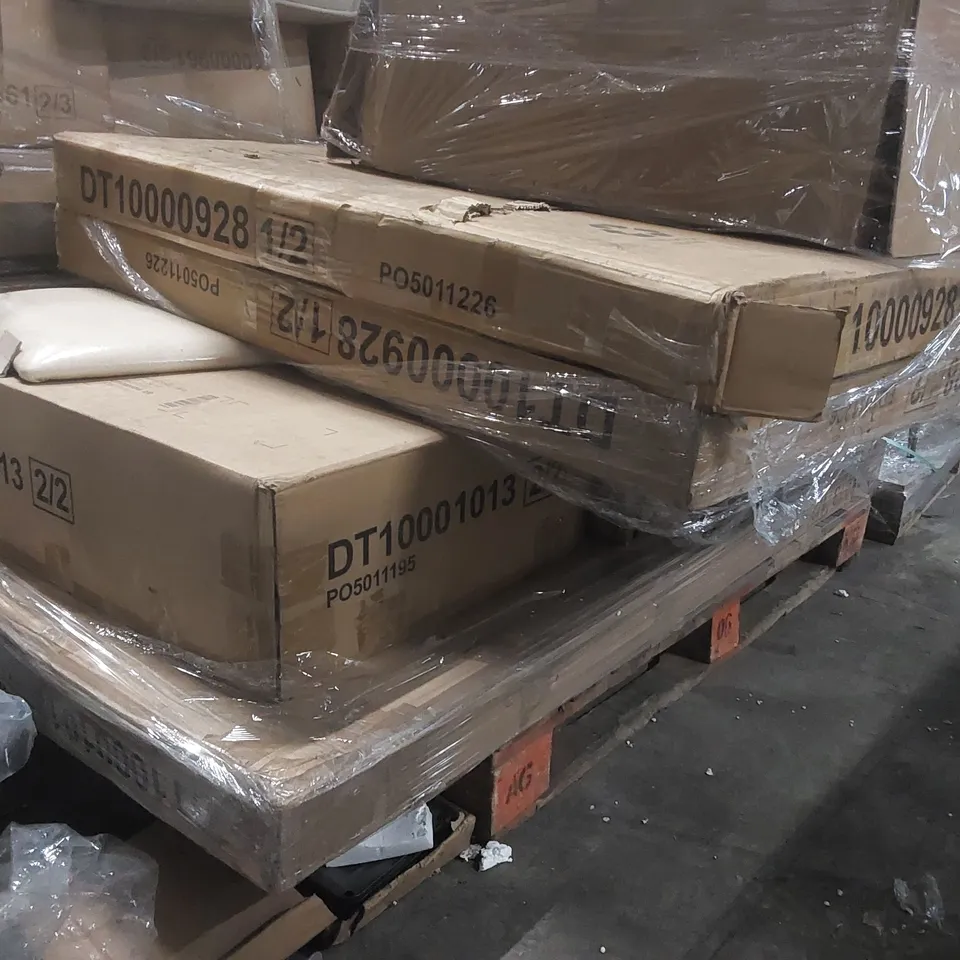 PALLET CONTAINING A LARGE QUANTITY OF DESIGNER FURNITURE PARTS