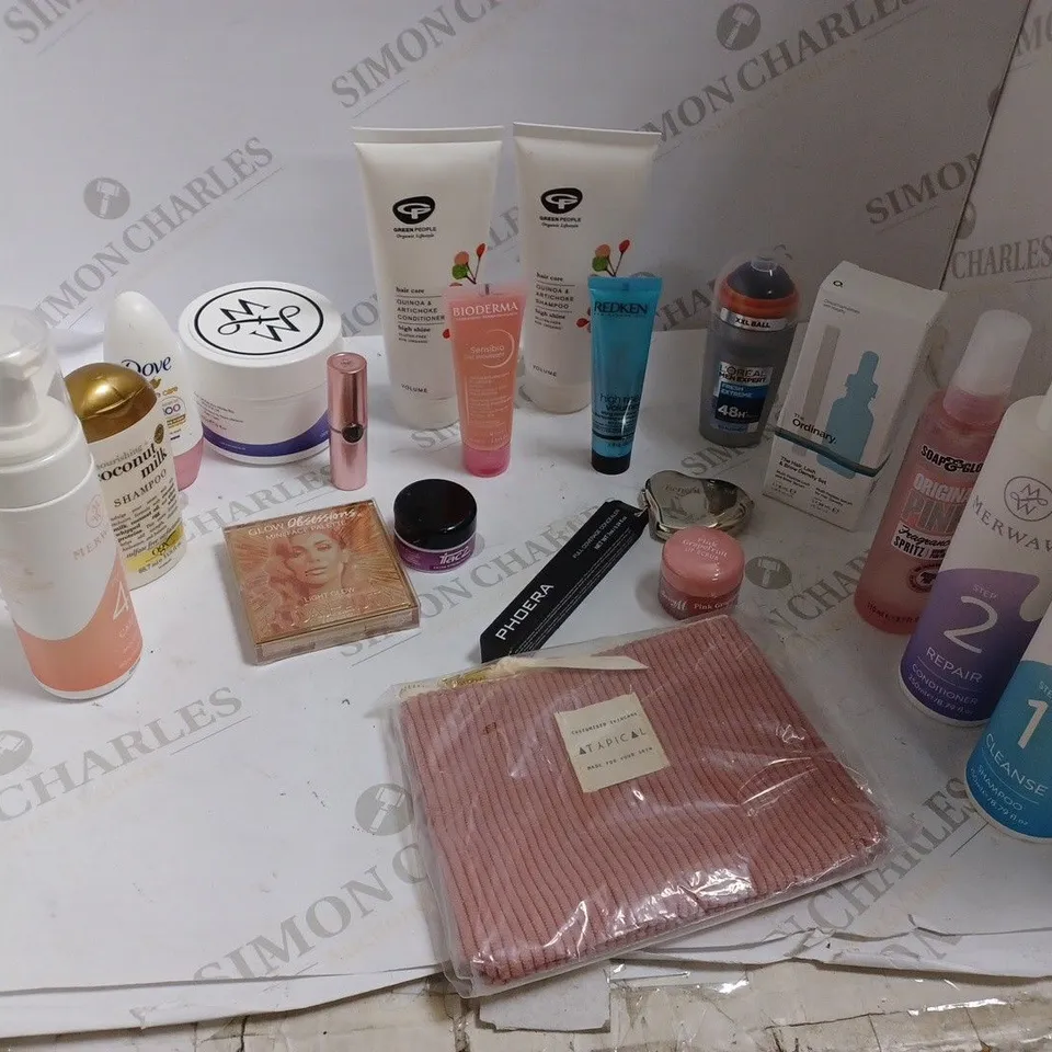 LOT OF APPROX 20 ASSORTED HEALTH AND BEAUTY ITEMS-ORDINARY LASH DENSITY SET, SOAP AND GLORY FRAGERANCE, REVOLUTION LIPSTICK