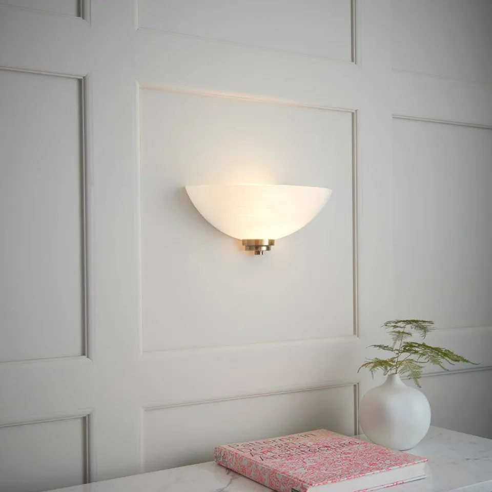 AVERY ILIGHT UPLIGHTER 