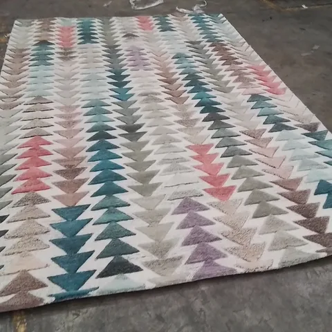 QUALITY DESIGNER AREA RUG - APPROXIMATELY 300X200CM