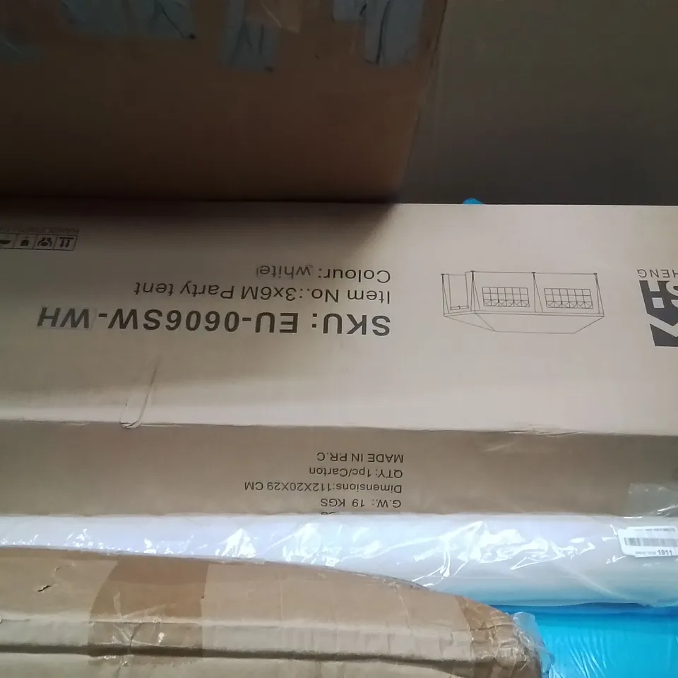 PALLET CONTAINING ASSORTED PRODUCTS INCLUDING: USPARK SUPER KING AND DOUBLE MATTRESS, DEHUMIDIFIER, SUPERMARKET TOY, 3 x 6m PARTY TENT GAMING CHAIR PARTS ECT