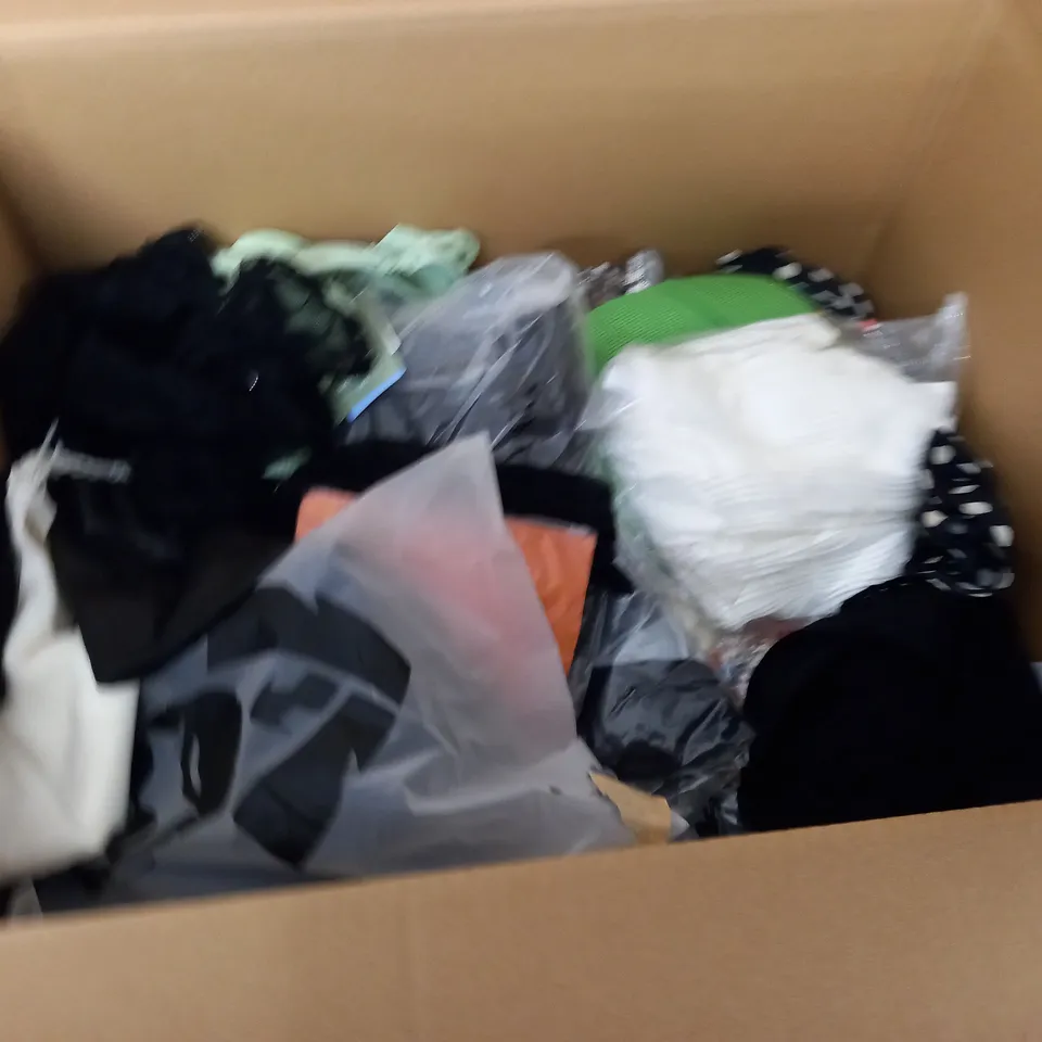 LARGE QUANTITY OF ASSORTED CLOTHING ITEMS TO INCLUDE ZARA, MONSOON AND M&S