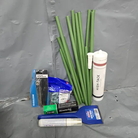 APPROXIMATELY 15 ASSORTED HOUSEHOLD ITEMS TO INCLUDE FAITHFUL TOOLS BRICK BOLSTER, 13 BLADE FEELER GAUGE, ZINC PLATED SPRING TOGGLE, ETC
