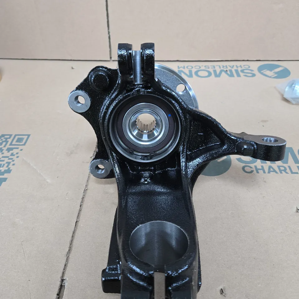 WHEEL HUB CARRIER / STEERING KNUCKLE WITH BEARING - CAR PART