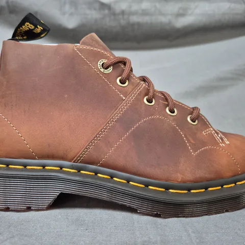 BOXED PAIR OF DR MARTENS CHURCH SHOES IN TAN UK SIZE 4