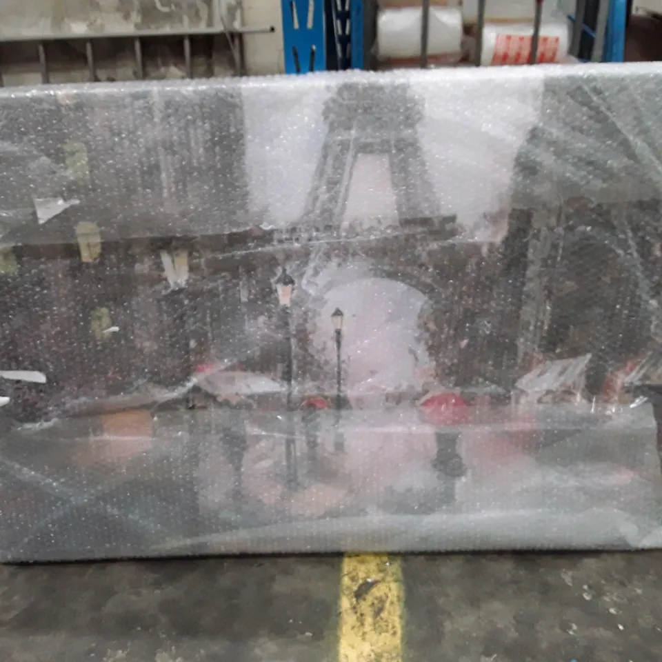 EIFFEL TOWER AT DUSK ART CLASSIC - WRAPPED CANVAS