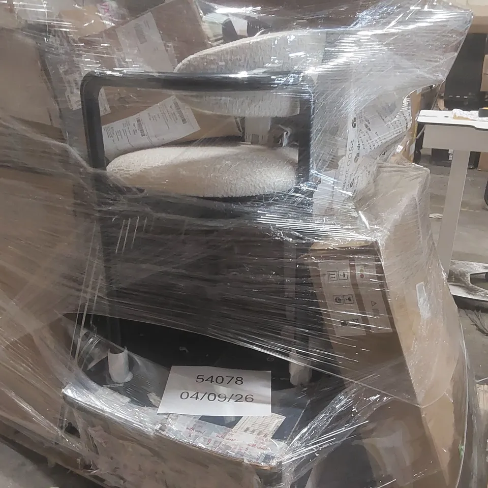 PALLET CONTAINING A VERY LARGE QUANTITY OF ASSORTED FURNITURE ITEMS INCLUDING: STOOL, SINK, CONSOLE TABLE, CHAIRS ECT