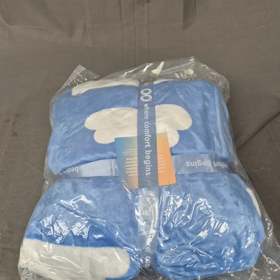 SEALED OODIE ADULT OVERSIZED HOODED BLANKET - CLOUDS 