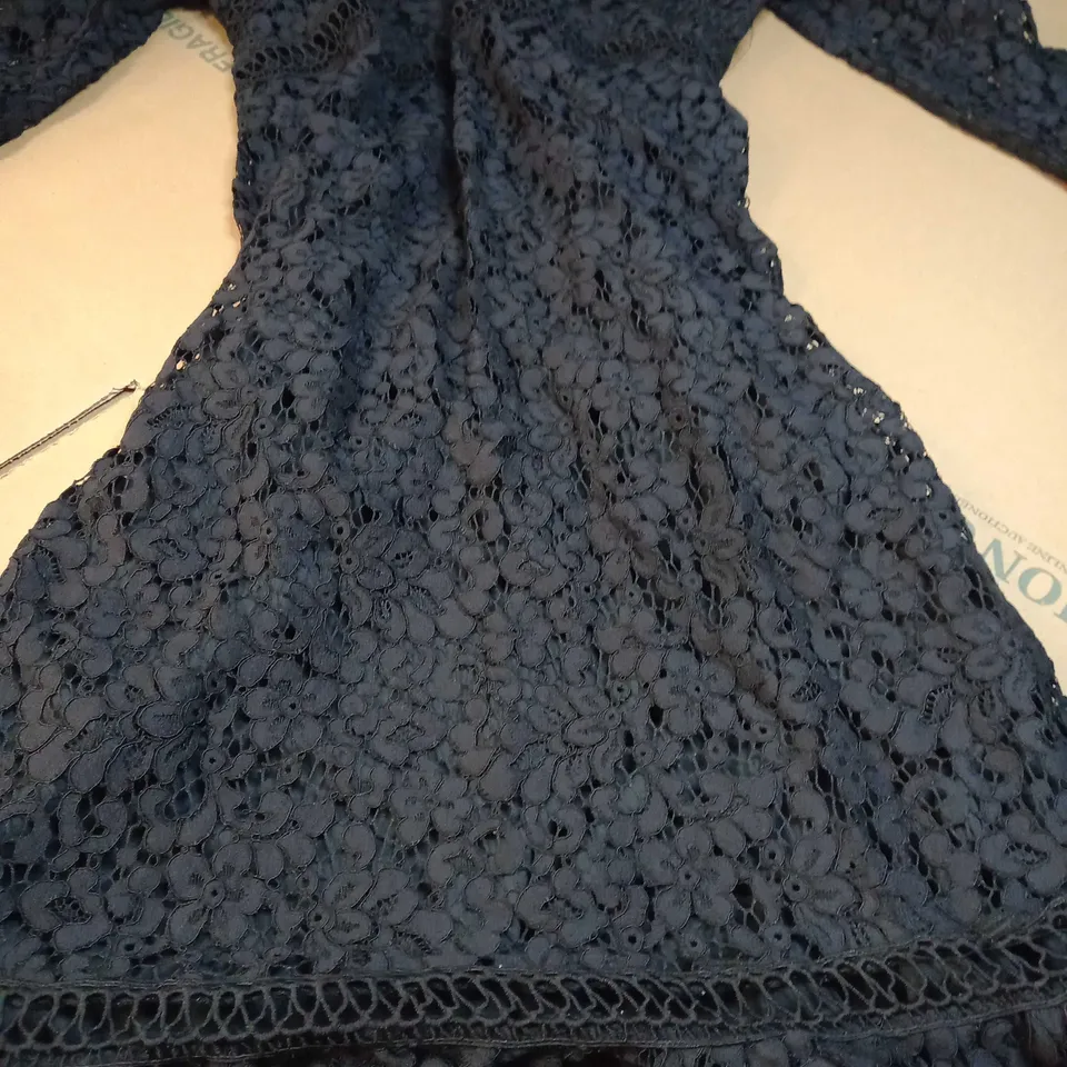 DOROTHY PERKINS BLACK LACE BUTTON DOWN MIDI V NECK DRESS - SIZE 16
