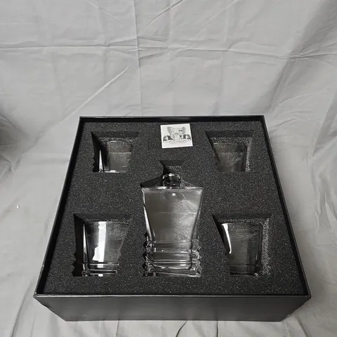 VAN DAEMON DECANTER SET WITH 4 GLASSES IN PRESENTATION BOX
