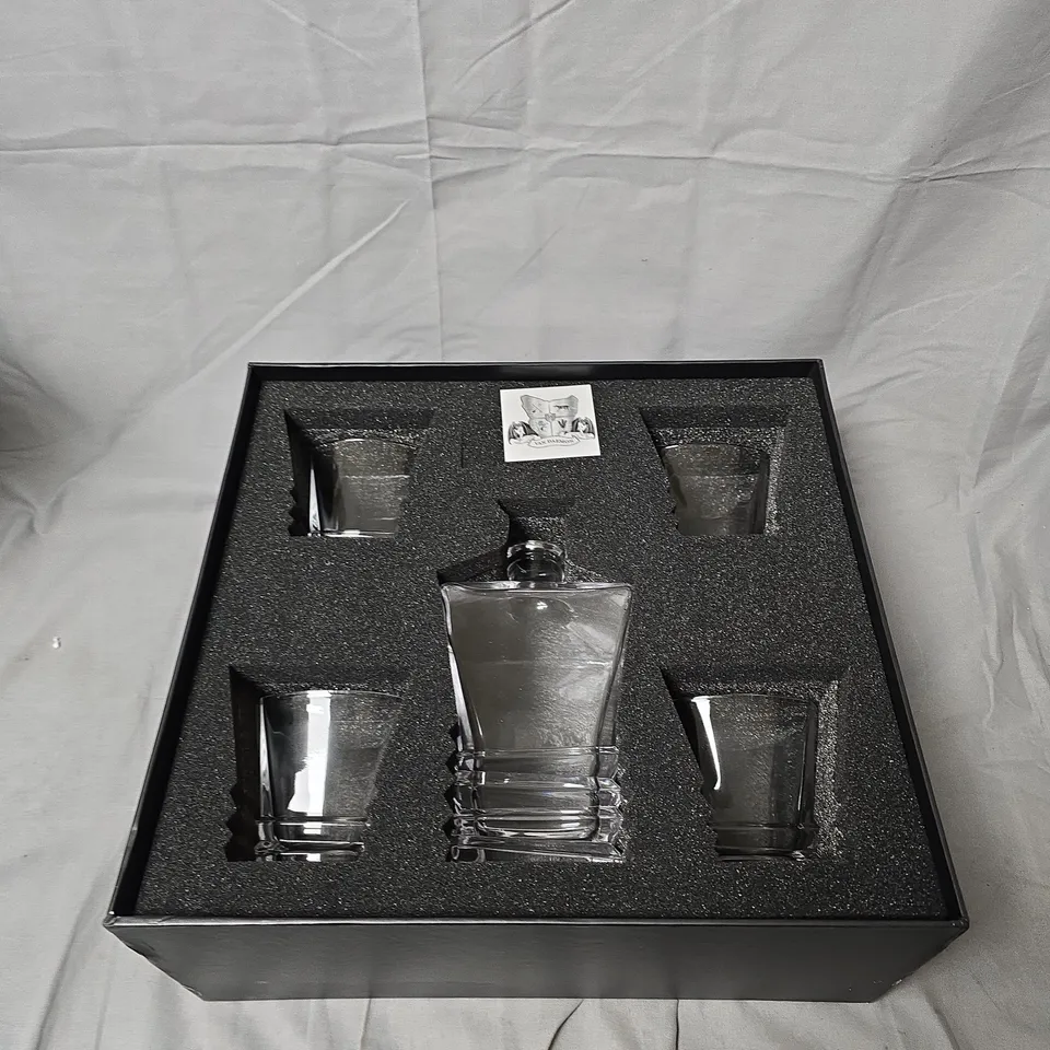 VAN DAEMON DECANTER SET WITH 4 GLASSES IN PRESENTATION BOX