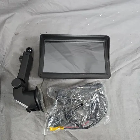 IN-CAR LCD MONITOR WITH MOUNTING ARM AND CABLE KIT 