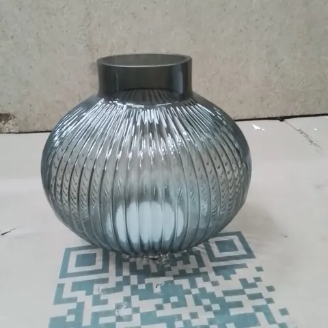 BOXED SALVATORE TABLE VASE