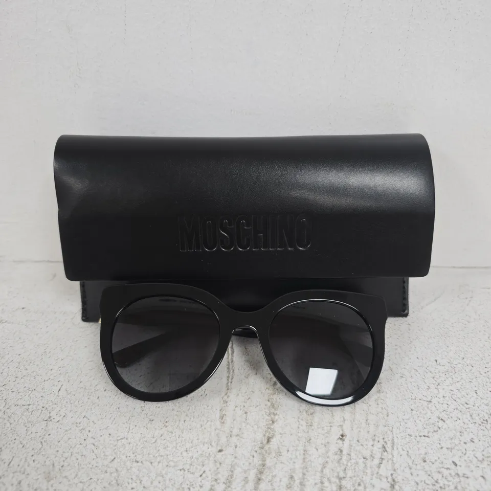 MOSCHINO ROUND FRAME SUNGLASSES WITH M TRIM