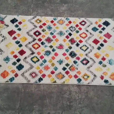 QUALITY DESIGNER AREA RUG - APPROXIMATELY 150CM X 180CM - MULTICOLOURED 