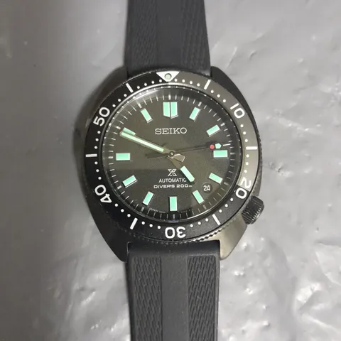 UNBOXED SEIKO LIMITED EDITION STAINLESS STEEL AUTOMATIC DIVERS WATCH