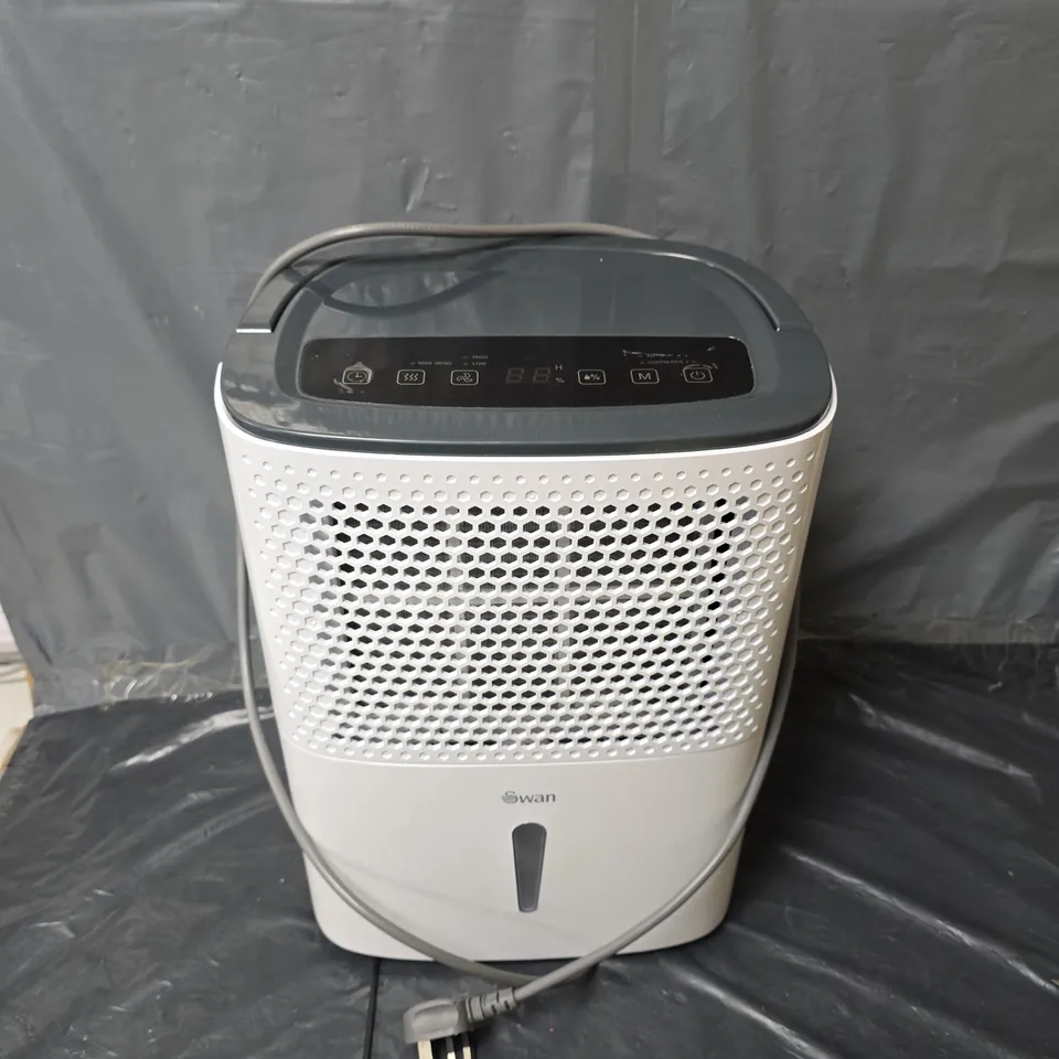 SWAN 10L DEHUMIDIFIER IN WHITE
