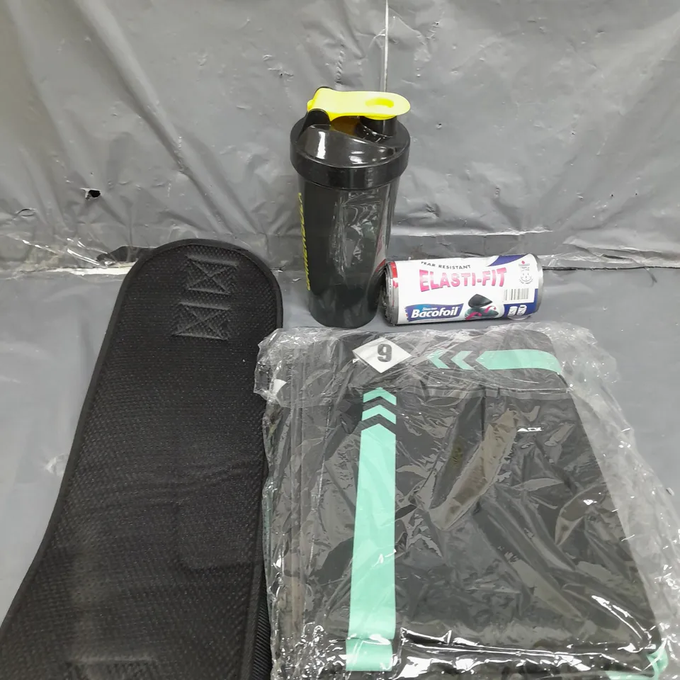 APROXIMATELY 15 ASSORTED HOUSEHOLD ITEMS TO INCLUDE BEDDING , GYM BOTTLES , ETC