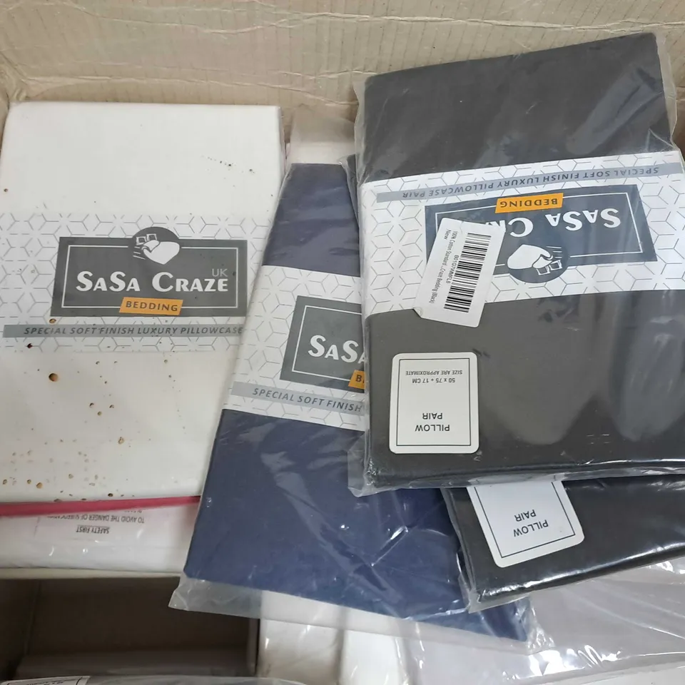 BOX OF APPROXIMATELY 12 ASSORTED BEDDING ITEMS 