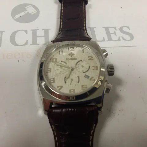 ZODIAC DESERT MASTER STAINLESS STEEL BODIED WATCH WITH BROWN LEATHER STRAP