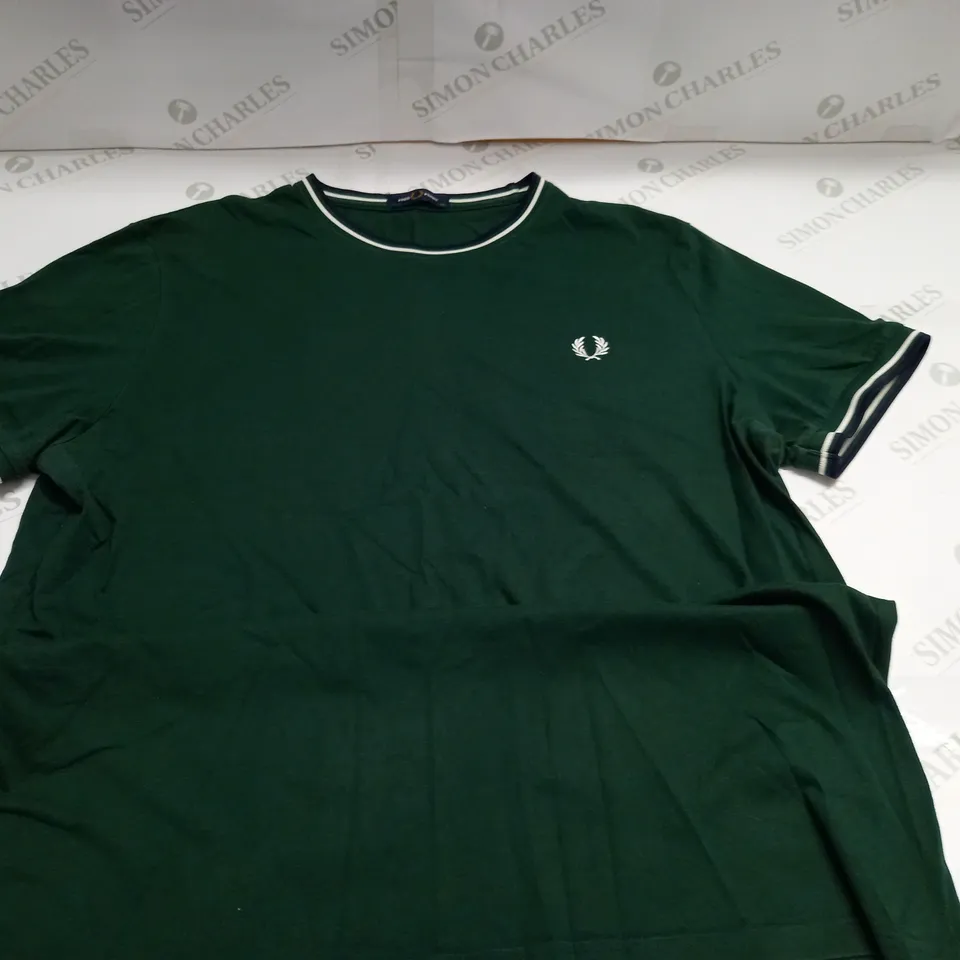 FRED PERRY GREEN T-SHIRT - XL