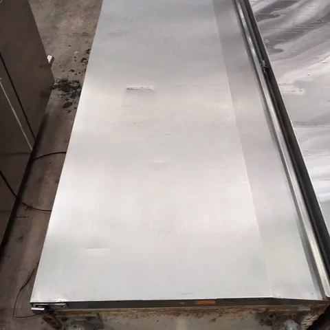 TALL STAINLESS STEEL REFRIGERATED UNIT(LOCKED)