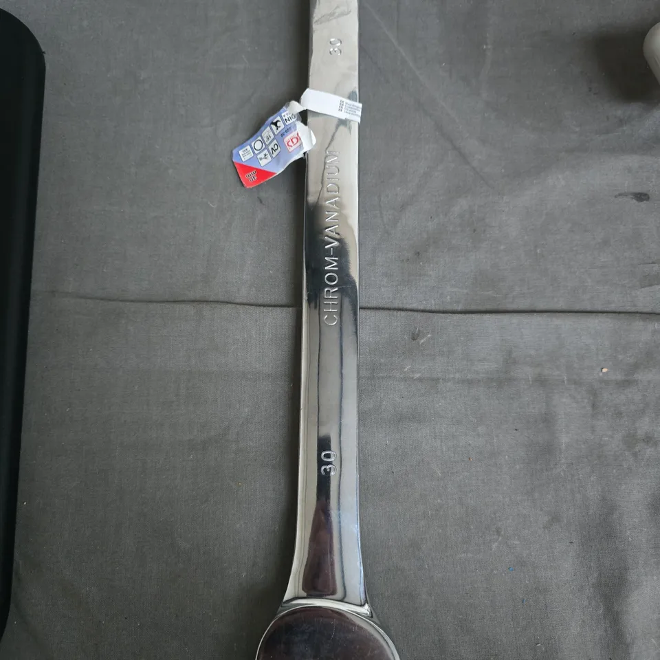 CHROM-VANADIUM 30MM OPEN-END WRENCH